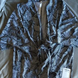 Lululemon special edition Wanderlust 2016 kimono